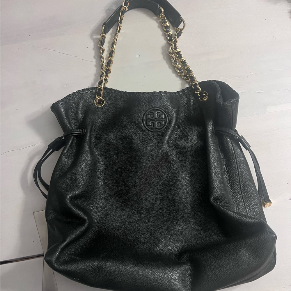 Tory Burch Leather Slouch Bag. Shoulder or crossbody. Excellent condition.